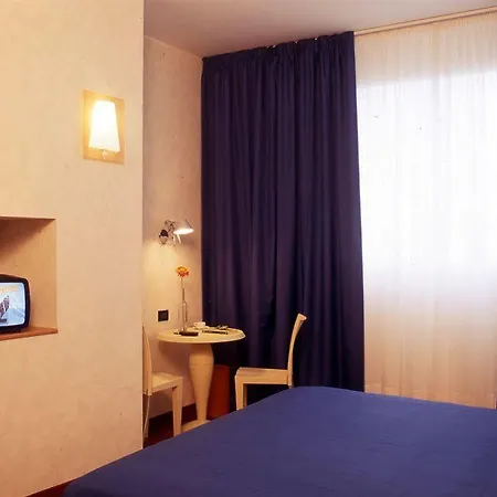 Quinto Assio 4*